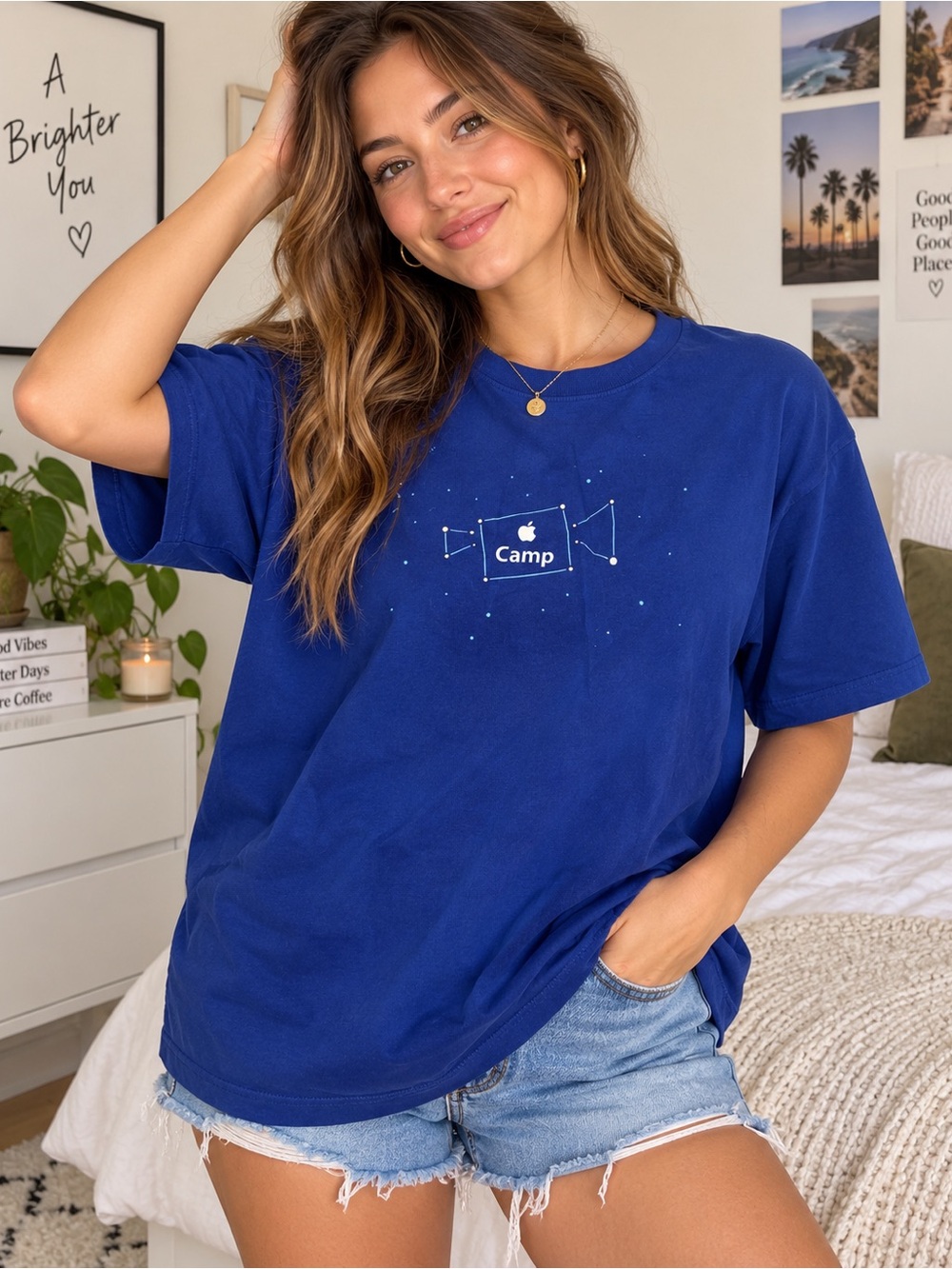 Apple Camp Women’s Oversized T-Shirt Medium Blue Graphic Tee Tech Computer Girl